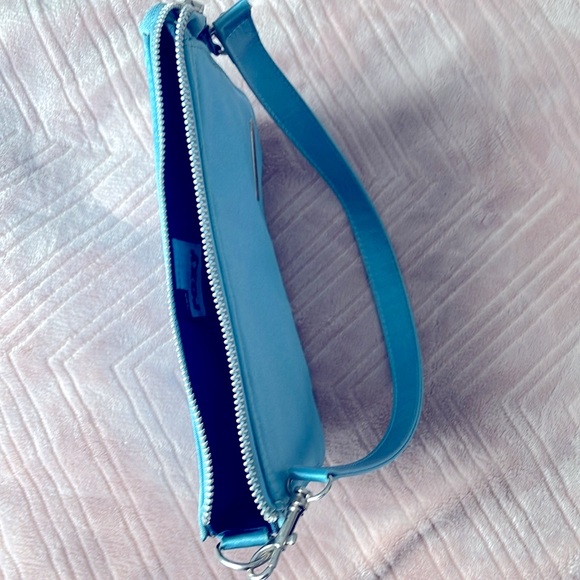 Roxy two toned satin bag, baby blue, navy blue inside - Picture 5 of 7